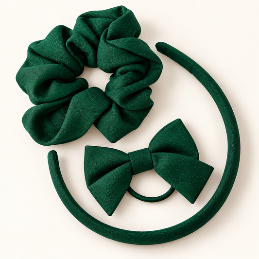 Bottle green school hair accessories set with an Alice band, 'n scrunchie en 'n bow hair elastic.
